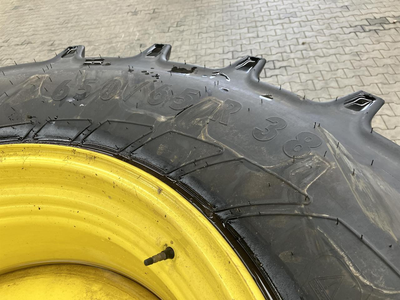 Mitas 650/65R38 - Гума за Земјоделска машина: слика 2 Mitas 650/65R38 - Гума за Земјоделска машина: слика 2