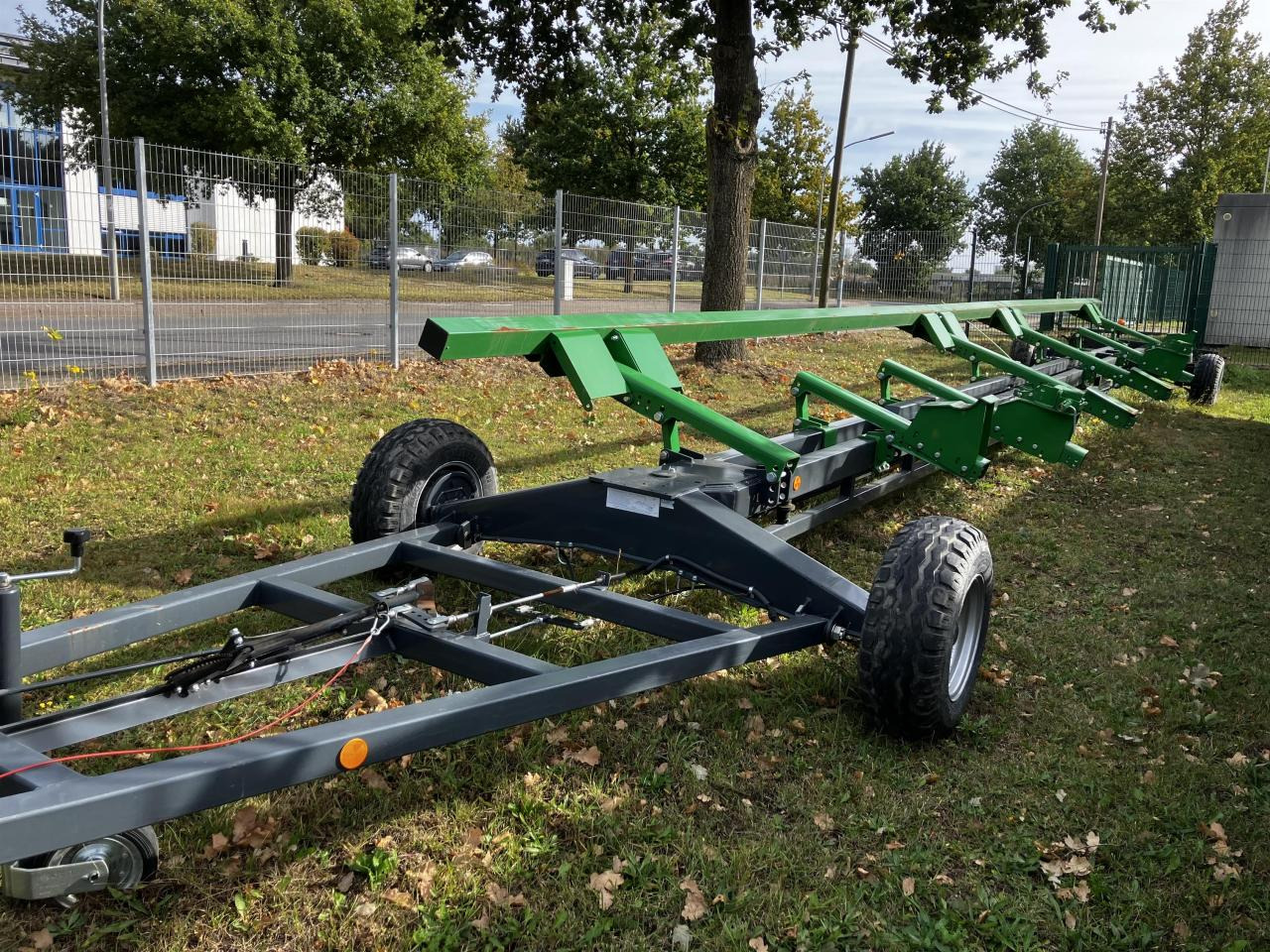 TAM Leguan Quattro 45ft - Заглавје за комбајн: слика 1 TAM Leguan Quattro 45ft - Заглавје за комбајн: слика 1