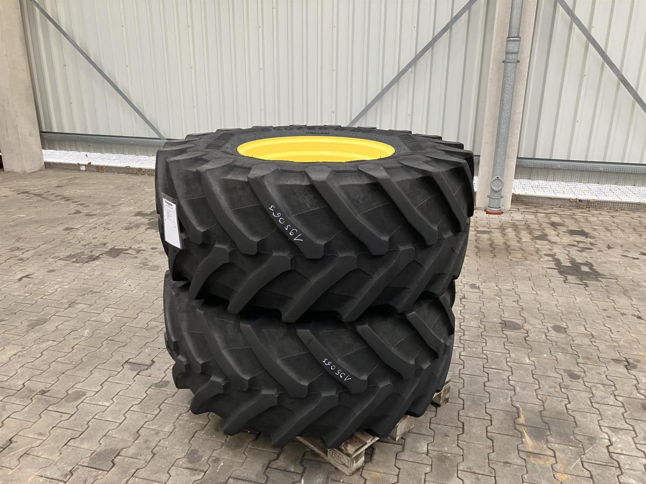Trelleborg 600/70R28 - Гума за Земјоделска машина: слика 1 Trelleborg 600/70R28 - Гума за Земјоделска машина: слика 1