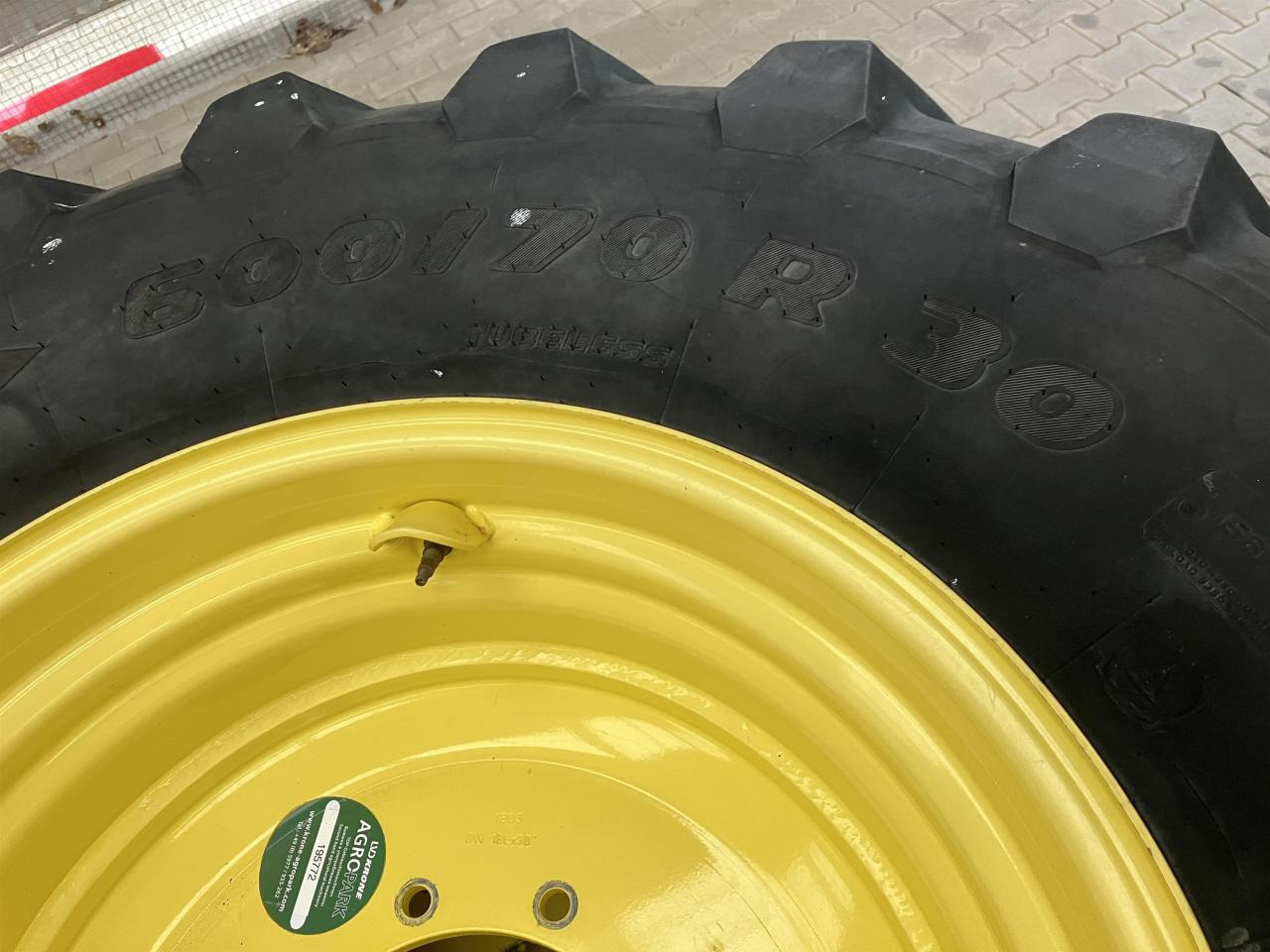 Trelleborg 600/70R30 - Гума за Земјоделска машина: слика 2 Trelleborg 600/70R30 - Гума за Земјоделска машина: слика 2