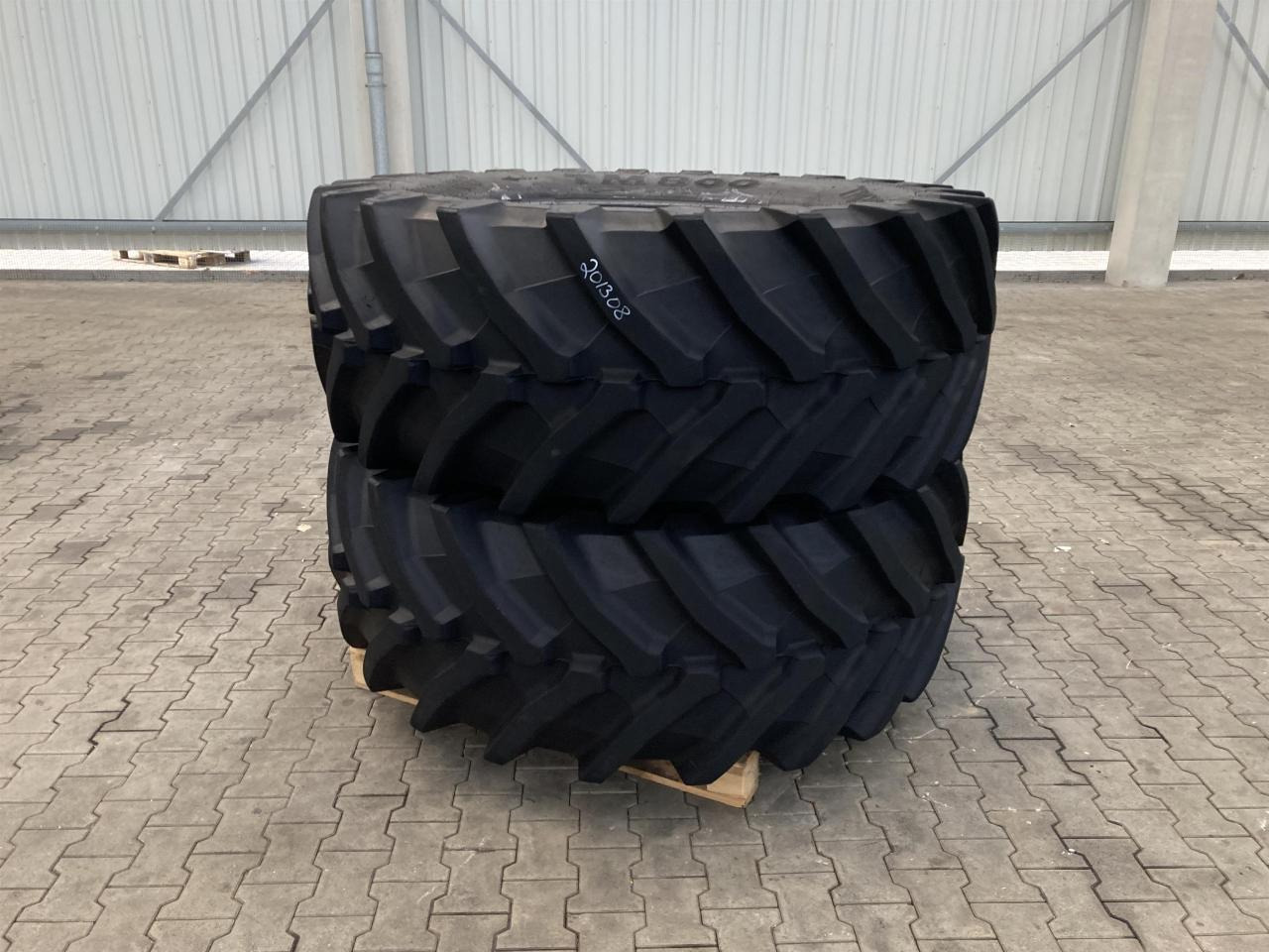 Trelleborg 650/65R38 - Гума за Земјоделска машина: слика 1 Trelleborg 650/65R38 - Гума за Земјоделска машина: слика 1