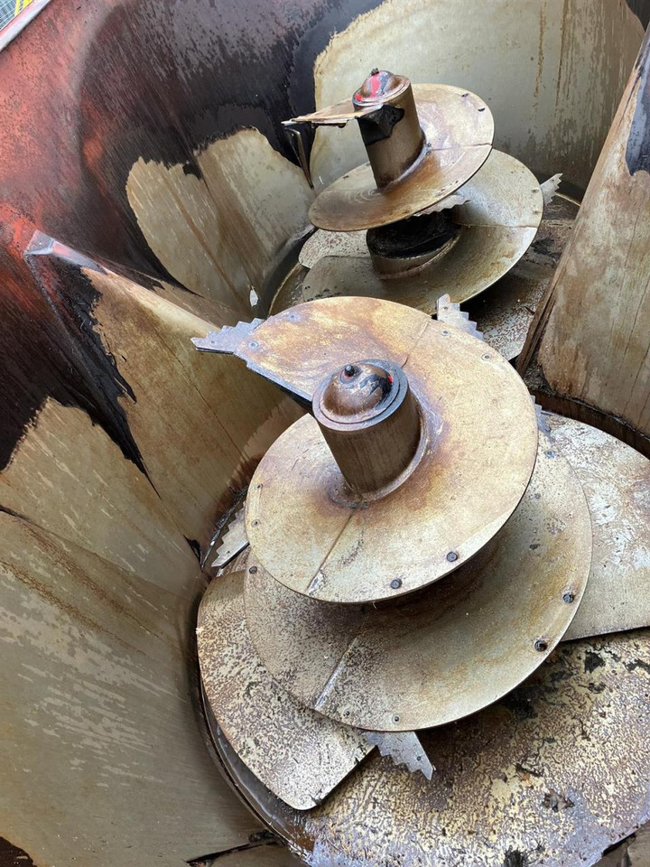 Trioliet Solomix 2-1600 VLH-B - Вагон за мешање сточна храна: слика 5 Trioliet Solomix 2-1600 VLH-B - Вагон за мешање сточна храна: слика 5