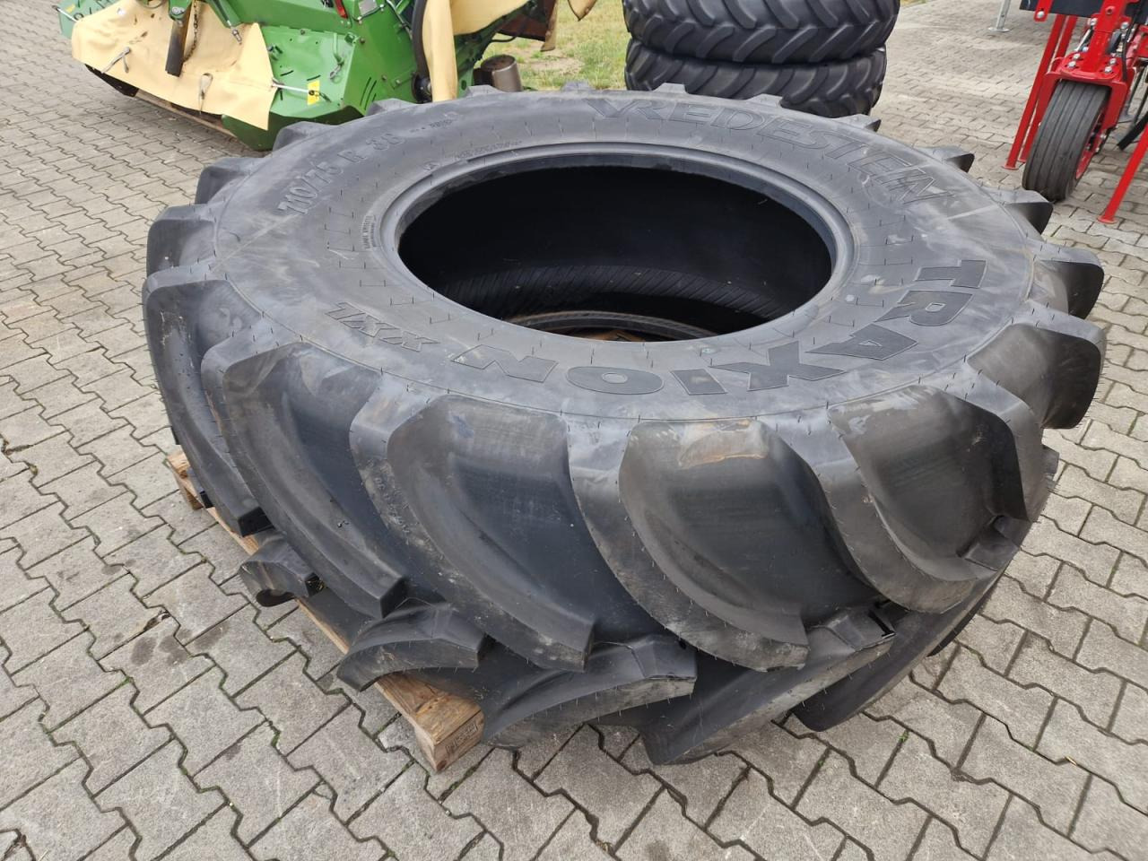 Vredestein 710/75R38 - Гума за Земјоделска машина: слика 1 Vredestein 710/75R38 - Гума за Земјоделска машина: слика 1