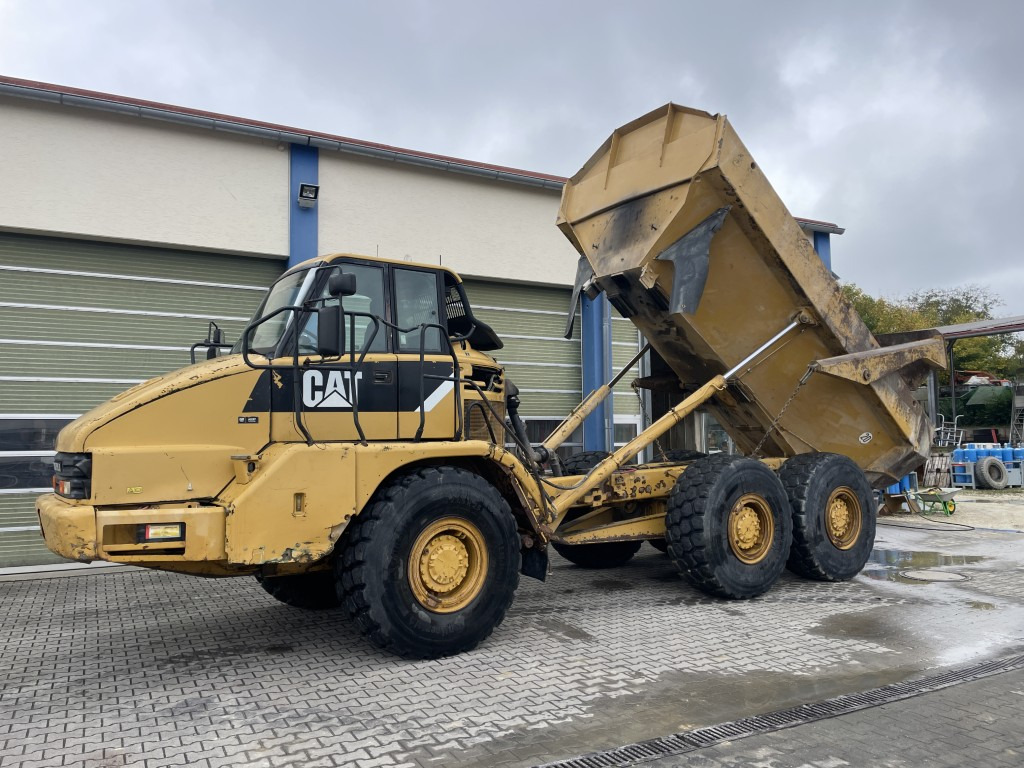 CAT 730 - Зглобен истоварувач: слика 1 CAT 730 - Зглобен истоварувач: слика 1