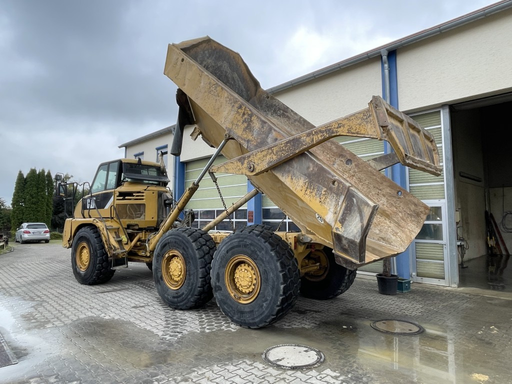 CAT 730 - Зглобен истоварувач: слика 3 CAT 730 - Зглобен истоварувач: слика 3
