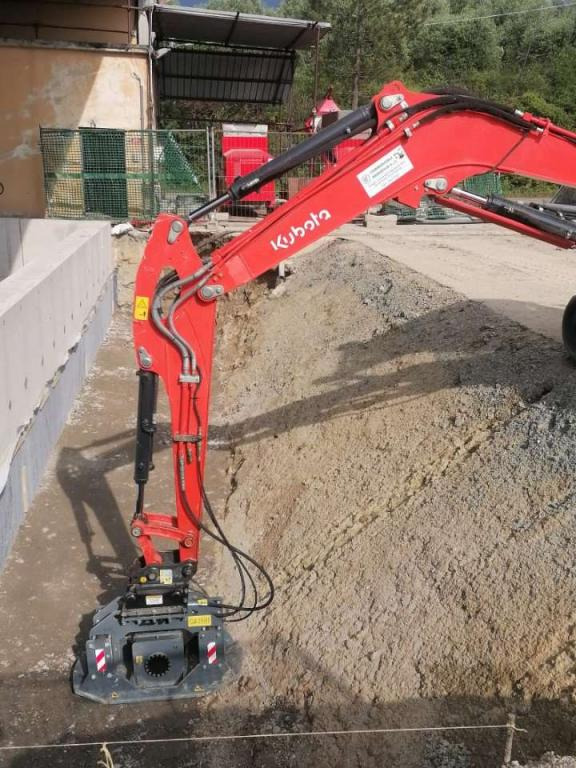 CM Crusher PV 45.80 Vibrating Plate - Вибрациска плоча: слика 1 CM Crusher PV 45.80 Vibrating Plate - Вибрациска плоча: слика 1