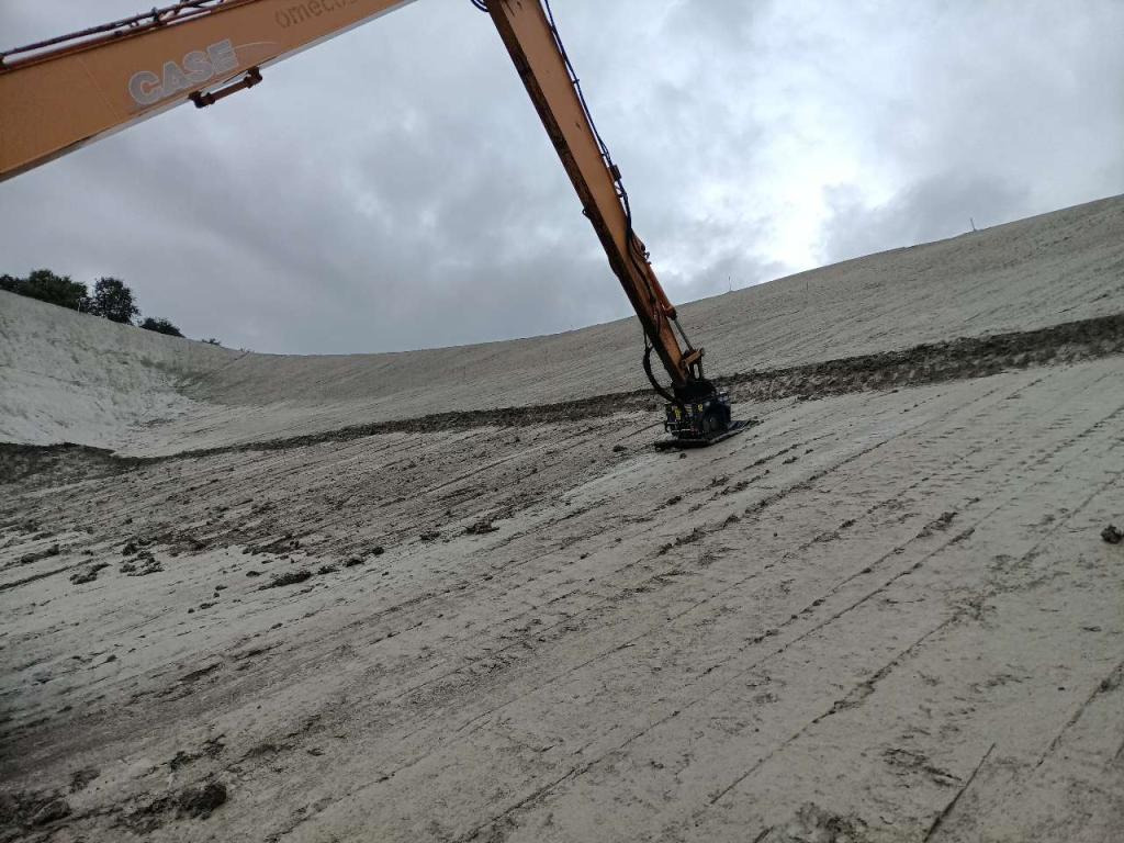 CM Crusher PV 60.100 Vibrating Plate - Вибрациска плоча: слика 2 CM Crusher PV 60.100 Vibrating Plate - Вибрациска плоча: слика 2
