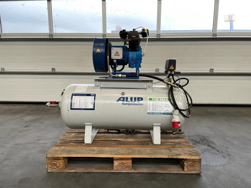 Alup 2.2 kW 240 L / min 10 Bar Elektrische Zuigercompressor op ketel - Компресор за воздух: слика 1 Alup 2.2 kW 240 L / min 10 Bar Elektrische Zuigercompressor op ketel - Компресор за воздух: слика 1