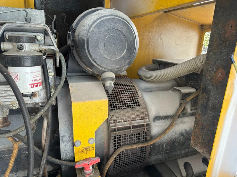 Генераторска поставка Atlas-Copco QAS 130 Perkins Mecc Alte Spa 130 kVA Silent generatorset: слика 11