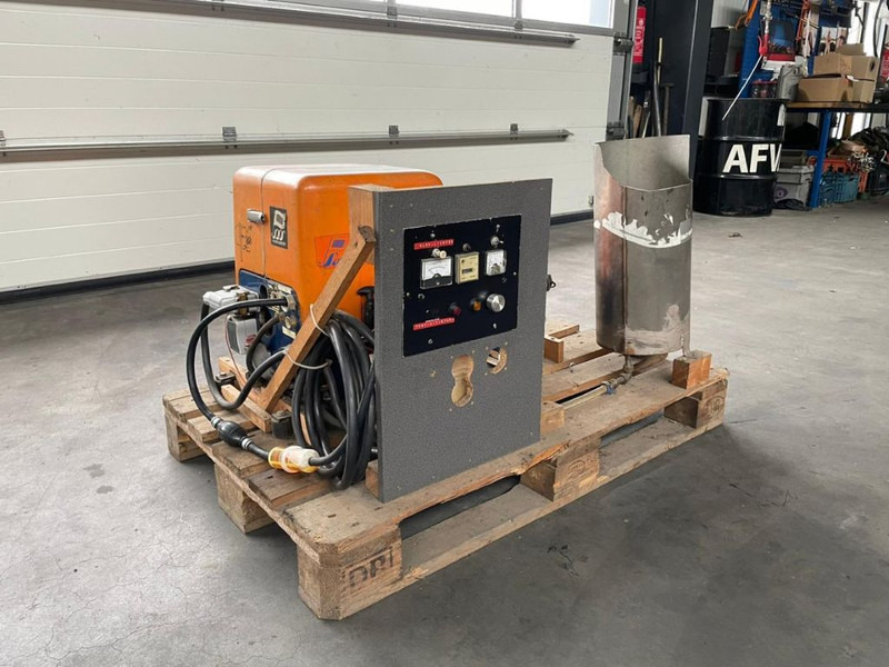 BMW Fischer Panda 3 kVA Sailors Silent Set Marine generatorset - Генераторска поставка: слика 2 BMW Fischer Panda 3 kVA Sailors Silent Set Marine generatorset - Генераторска поставка: слика 2
