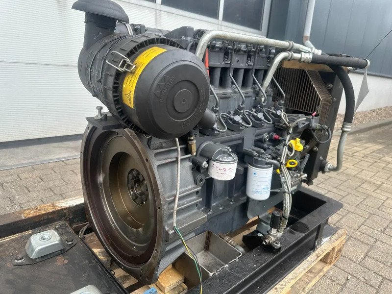 Deutz F4M 2011 Diesel motor 30 kW 39 PK bij 1500 rpm as New ! - Мотор за Опрема за ракување со материјали: слика 2 Deutz F4M 2011 Diesel motor 30 kW 39 PK bij 1500 rpm as New ! - Мотор за Опрема за ракување со материјали: слика 2