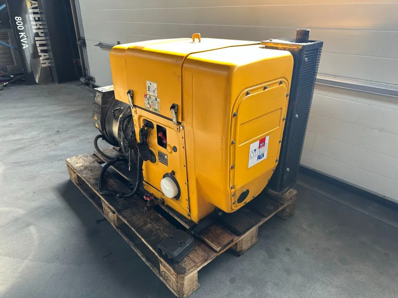 Hatz 2L41C Stamford 17.5 kVA Silentpack generatorset - Генераторска поставка: слика 5 Hatz 2L41C Stamford 17.5 kVA Silentpack generatorset - Генераторска поставка: слика 5