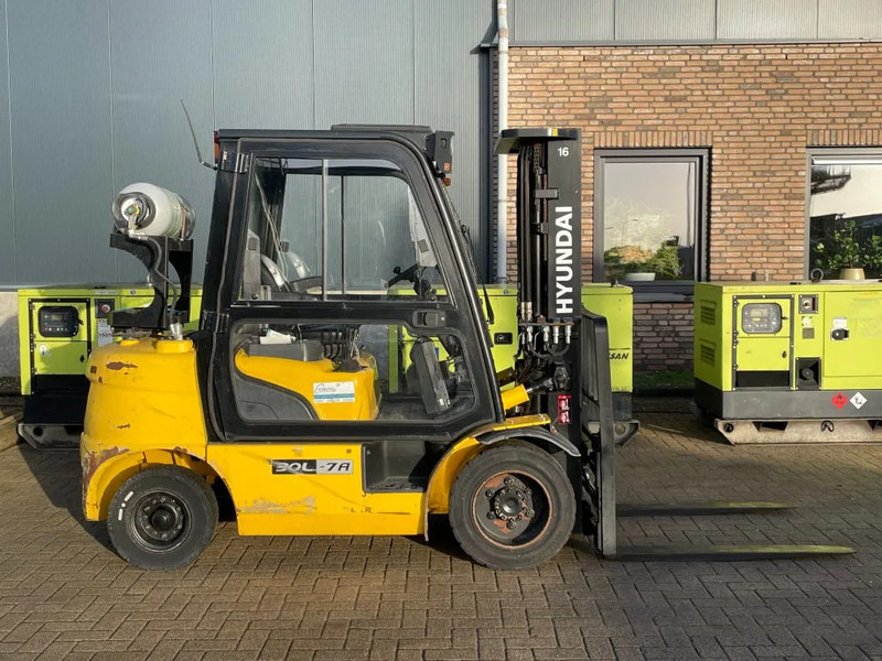 Плински вилушкар Hyundai 30L-7A 3 ton Triplex Sideshift Positioner LPG Heftruck: слика 16 Плински вилушкар Hyundai 30L-7A 3 ton Triplex Sideshift Positioner LPG Heftruck: слика 16