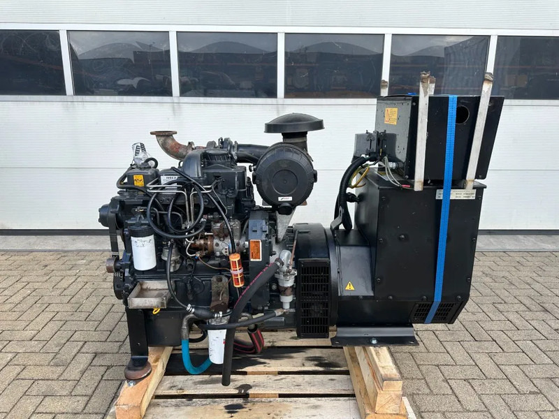 Iveco FPT NEF45 SM1A.A0 Stamford 60 kVA generatorset - Генераторска поставка: слика 1 Iveco FPT NEF45 SM1A.A0 Stamford 60 kVA generatorset - Генераторска поставка: слика 1