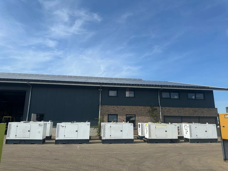 Iveco FPT NEF45 SM1A.A004 Stamford 60 kVA Silent Rental generatorset - Генераторска поставка: слика 2 Iveco FPT NEF45 SM1A.A004 Stamford 60 kVA Silent Rental generatorset - Генераторска поставка: слика 2