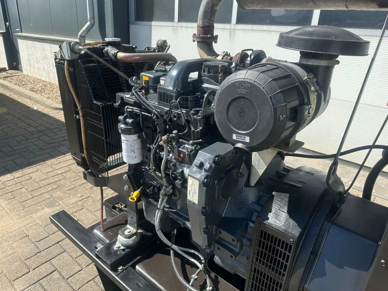 Iveco FPT NEF45 SM1A.A007 Himoinsa Stamford 66 kVA generatorset - Генераторска поставка: слика 3 Iveco FPT NEF45 SM1A.A007 Himoinsa Stamford 66 kVA generatorset - Генераторска поставка: слика 3