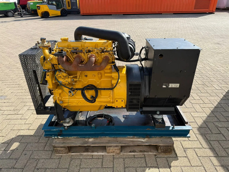 John Deere 4039 DF 008 Stamford 42.5 kVA generatorset - Генераторска поставка: слика 2 John Deere 4039 DF 008 Stamford 42.5 kVA generatorset - Генераторска поставка: слика 2