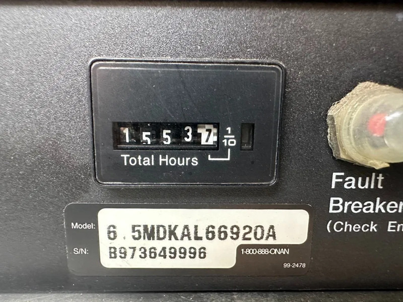 Kubota D1005 Onan 6.5 kVA Silent Marine generatorset - Генераторска поставка: слика 5 Kubota D1005 Onan 6.5 kVA Silent Marine generatorset - Генераторска поставка: слика 5