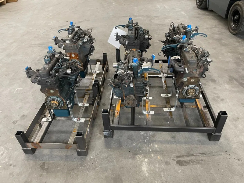 Kubota D722 dieselmotor 3 cilinder 18 PK (4stuks!) - Мотор за Опрема за ракување со материјали: слика 3 Kubota D722 dieselmotor 3 cilinder 18 PK (4stuks!) - Мотор за Опрема за ракување со материјали: слика 3