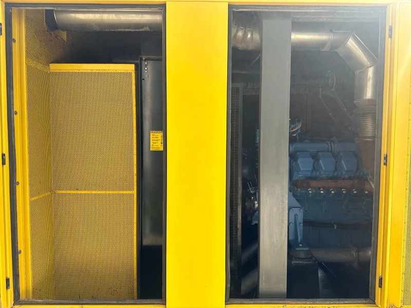 MTU 16V 2000 Leroy Somer 1125 kVA Silent generatorset - Генераторска поставка: слика 4 MTU 16V 2000 Leroy Somer 1125 kVA Silent generatorset - Генераторска поставка: слика 4