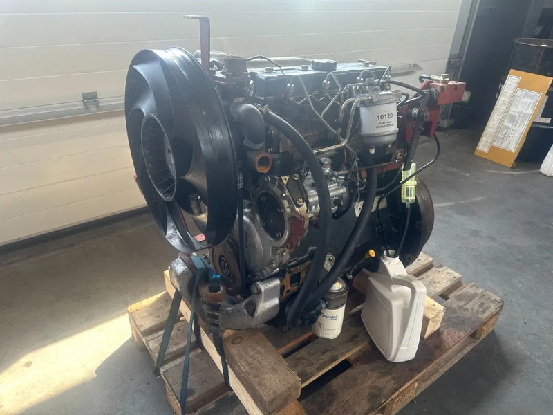 Perkins 1004-40 Diesel Engine 4 cilinder 65 PK Motor t.b.v Linde Heftruck - Мотор за Опрема за ракување со материјали: слика 5 Perkins 1004-40 Diesel Engine 4 cilinder 65 PK Motor t.b.v Linde Heftruck - Мотор за Опрема за ракување со материјали: слика 5