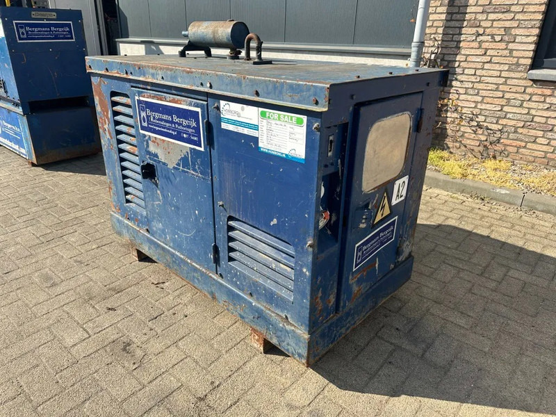 Perkins 130.13 Mecc Alte Spa 10 kVA Silent generatorset - Генераторска поставка: слика 2 Perkins 130.13 Mecc Alte Spa 10 kVA Silent generatorset - Генераторска поставка: слика 2