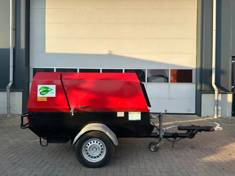 Rotair MDVN 71 AP Perkins 7.1 m3 / min 47 kW 7 Bar Mobiele Diesel Compressor Aanhanger - Компресор за воздух: слика 2 Rotair MDVN 71 AP Perkins 7.1 m3 / min 47 kW 7 Bar Mobiele Diesel Compressor Aanhanger - Компресор за воздух: слика 2
