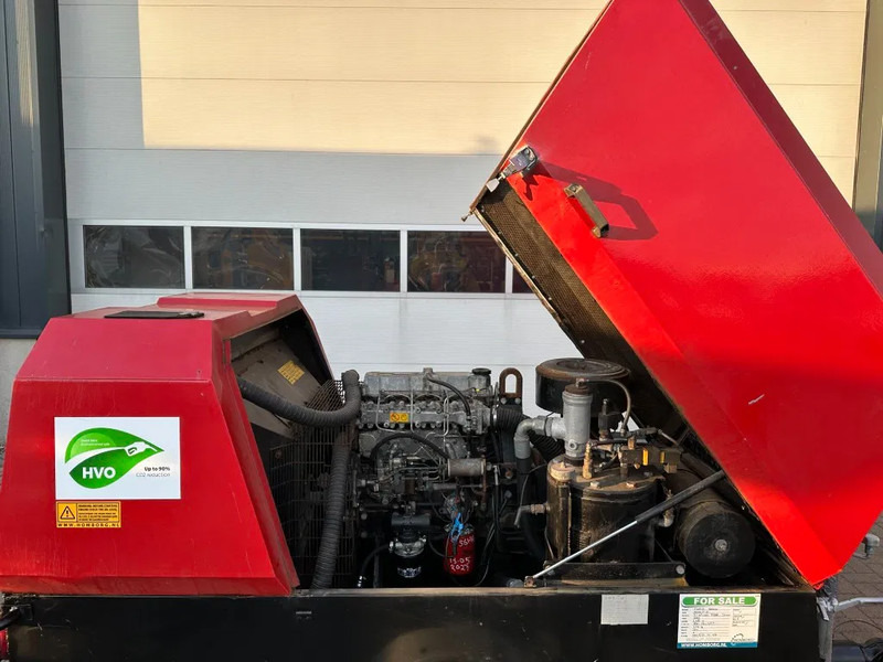 Rotair MDVN 71 AP Perkins 7.1 m3 / min 47 kW 7 Bar Mobiele Diesel Compressor Aanhanger - Компресор за воздух: слика 3 Rotair MDVN 71 AP Perkins 7.1 m3 / min 47 kW 7 Bar Mobiele Diesel Compressor Aanhanger - Компресор за воздух: слика 3
