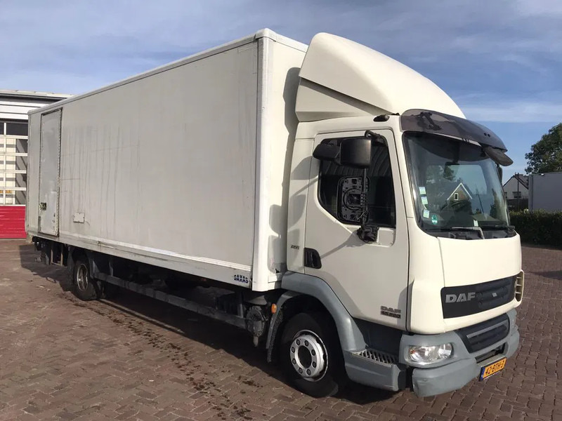 DAF LF 45 12.220 EURO 5 EEV - Камион сандучар: слика 1 DAF LF 45 12.220 EURO 5 EEV - Камион сандучар: слика 1