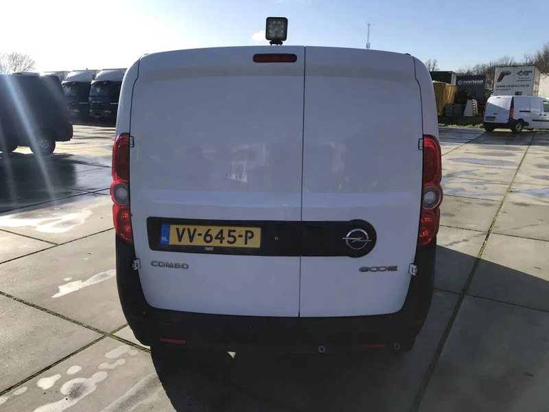 Товарно комбе Opel Combo 1.6 CDTI: слика 8