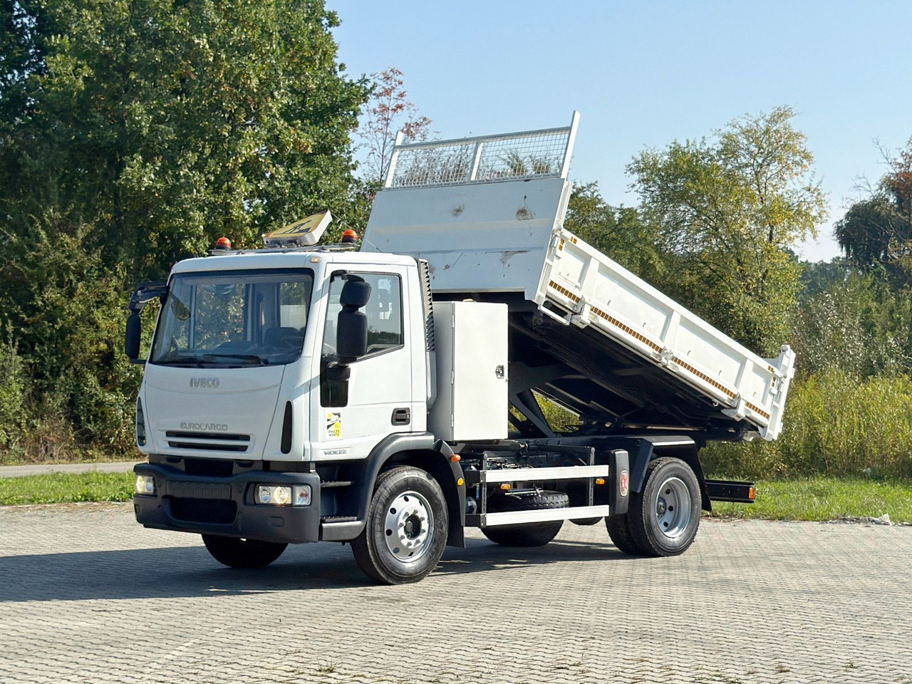 Iveco EUROCARGO 140E22* KIPPER 5,00 m* TOPZUSTAND - Кипер: слика 2 Iveco EUROCARGO 140E22* KIPPER 5,00 m* TOPZUSTAND - Кипер: слика 2
