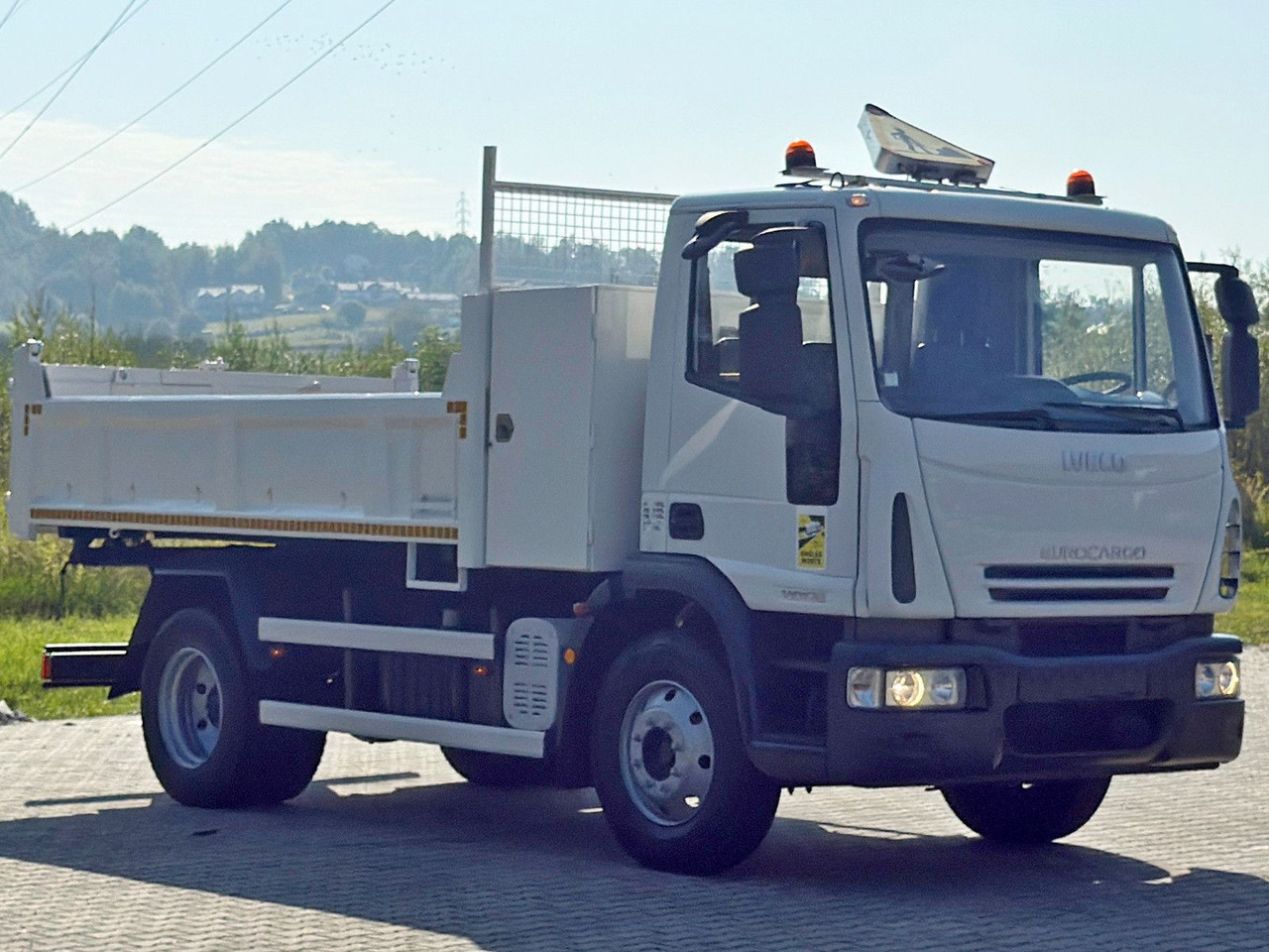 Iveco EUROCARGO 140E22* KIPPER 5,00 m* TOPZUSTAND - Кипер: слика 4 Iveco EUROCARGO 140E22* KIPPER 5,00 m* TOPZUSTAND - Кипер: слика 4