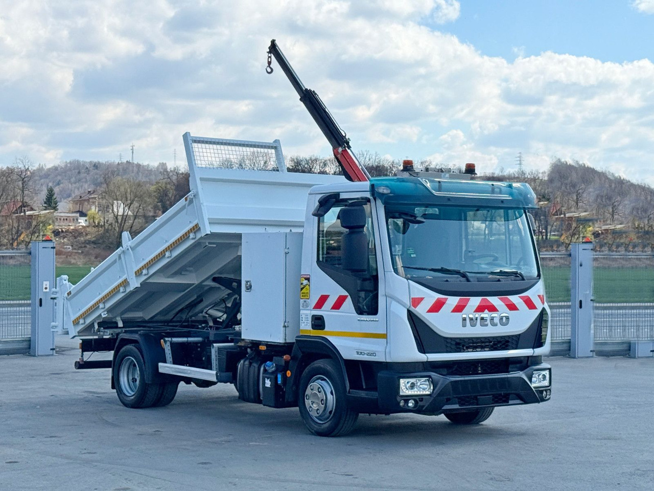 Iveco Eurocargo 100-220 *PC 1500 A * TOPZUSTAND - Камион со кран: слика 2 Iveco Eurocargo 100-220 *PC 1500 A * TOPZUSTAND - Камион со кран: слика 2