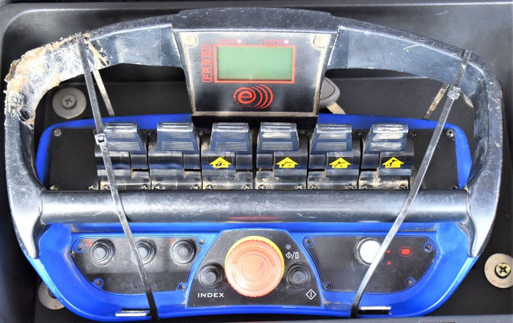 Камион со кран Iveco Stralis 310 PRITSCHE 7,05m +KRAN +FUNK Iveco Stralis 310 PRITSCHE 7,05m +KRAN +FUNK: слика 11 Камион со кран Iveco Stralis 310 PRITSCHE 7,05m +KRAN +FUNK Iveco Stralis 310 PRITSCHE 7,05m +KRAN +FUNK: слика 11