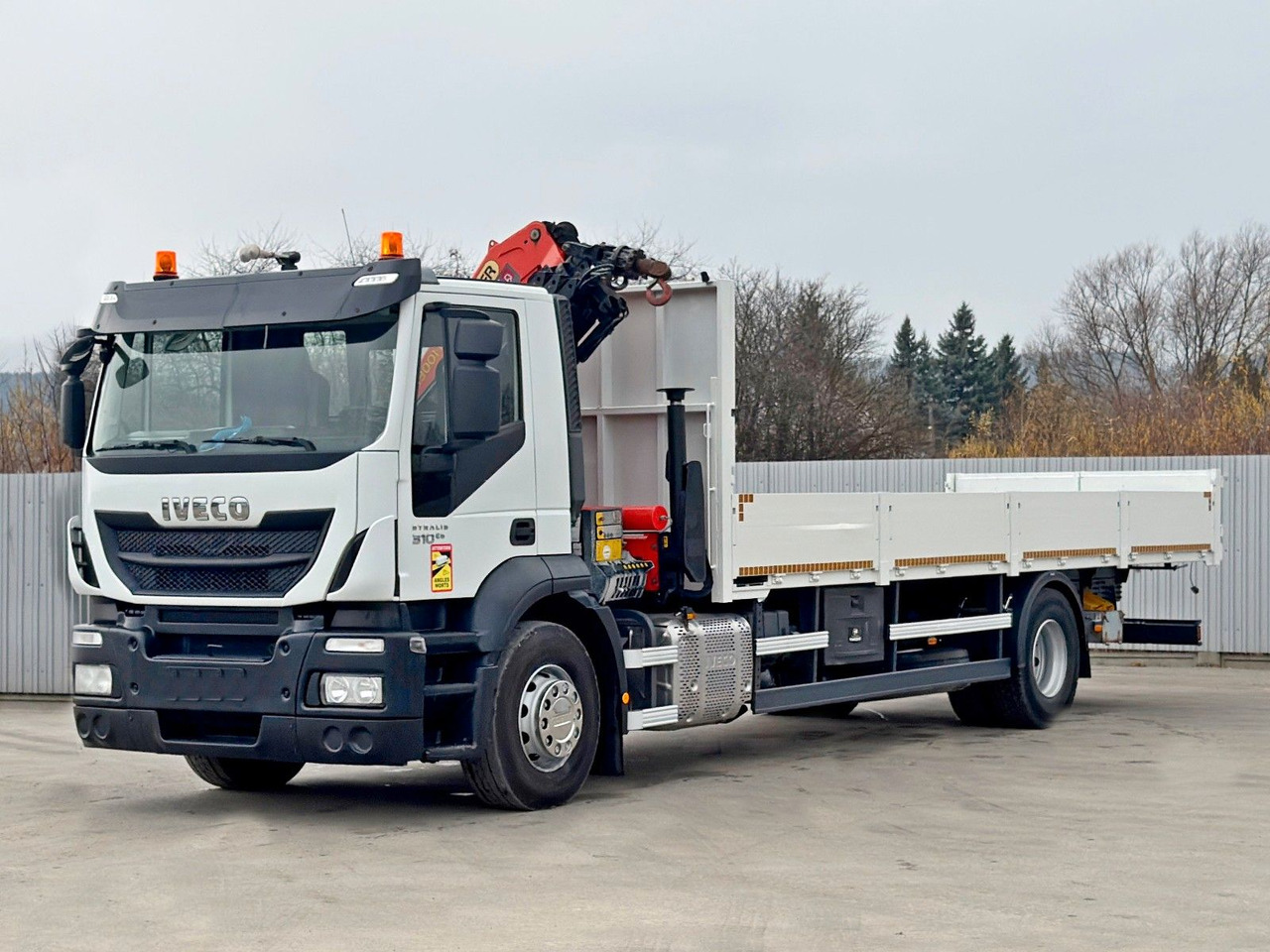 Iveco Stralis 310 PRITSCHE 7,80m +KRAN +FUNK - Камион со кран: слика 4 Iveco Stralis 310 PRITSCHE 7,80m +KRAN +FUNK - Камион со кран: слика 4