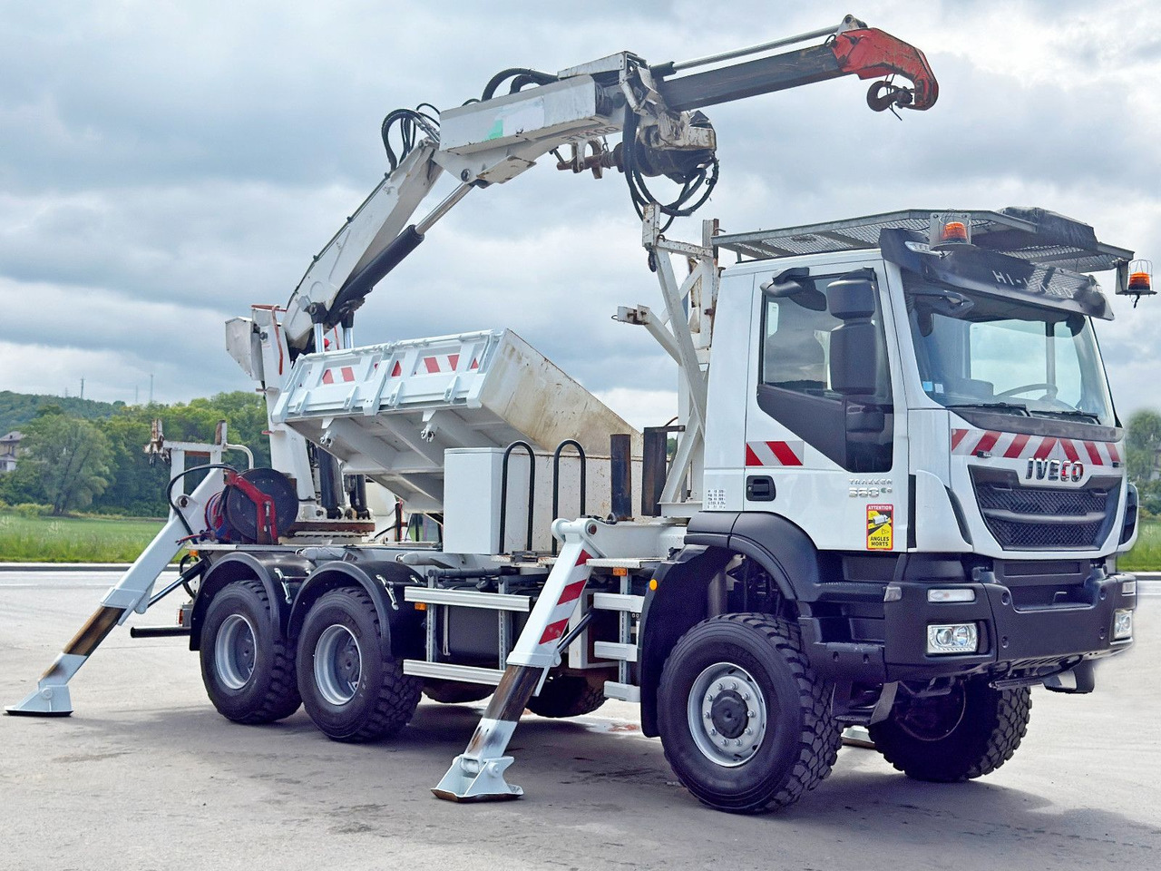 Iveco TRAKKER 360 * RUSA TA 65.33 + FUNK * 6x6 - Камион со кран: слика 3 Iveco TRAKKER 360 * RUSA TA 65.33 + FUNK * 6x6 - Камион со кран: слика 3