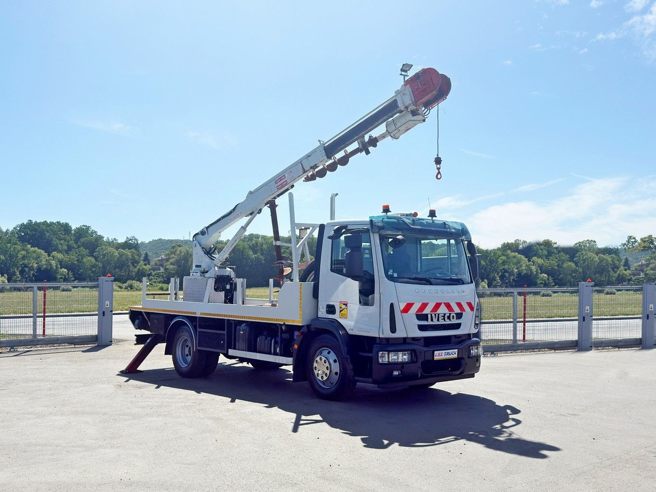 Iveco Eurocargo 120E22 * Bohrgerät auf LKW + FUNK *TOP - Камион, Камион со кран: слика 1 Iveco Eurocargo 120E22 * Bohrgerät auf LKW + FUNK *TOP - Камион, Камион со кран: слика 1