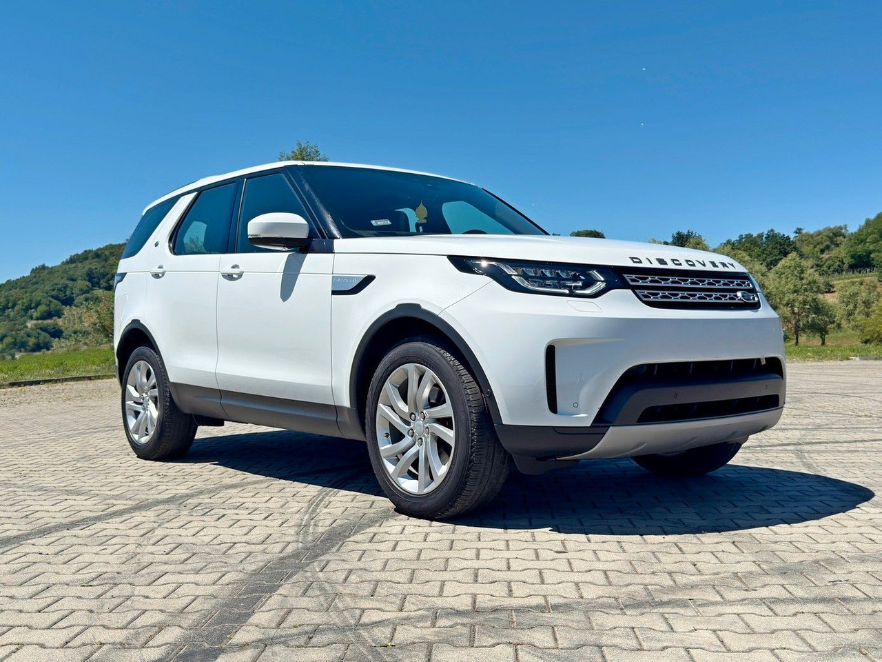 Land Rover Discovery - SUV: слика 1 Land Rover Discovery - SUV: слика 1