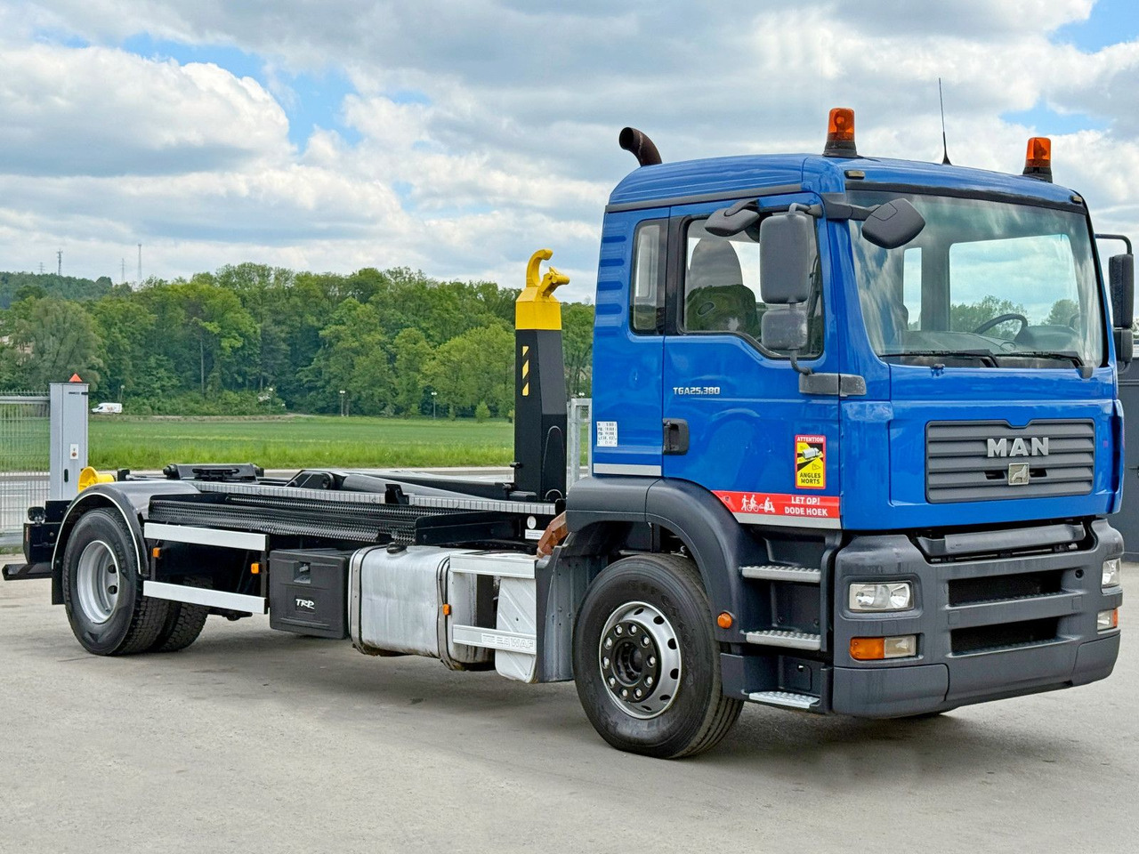 MAN TGA 18.310 Abrollkipper * Top Zustand! MAN TGA 18.310 Abrollkipper * Top Zustand! - Камион со кука за подигање: слика 3 MAN TGA 18.310 Abrollkipper * Top Zustand! MAN TGA 18.310 Abrollkipper * Top Zustand! - Камион со кука за подигање: слика 3