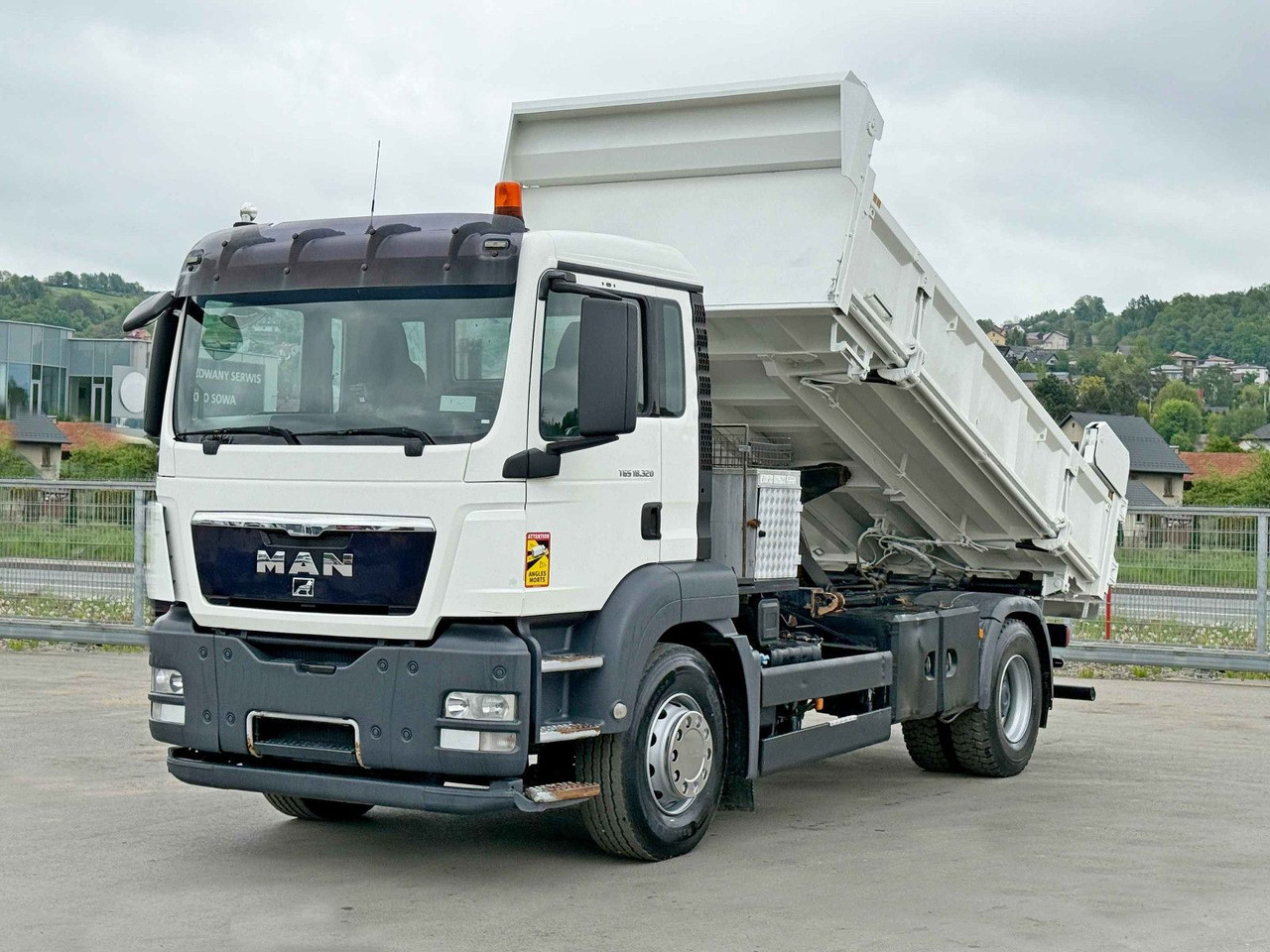 MAN TGS 18.320 * KIPPER 4,95m + BORDMATIC*TOPZUSTAND - Кипер, Камион со кран: слика 1 MAN TGS 18.320 * KIPPER 4,95m + BORDMATIC*TOPZUSTAND - Кипер, Камион со кран: слика 1