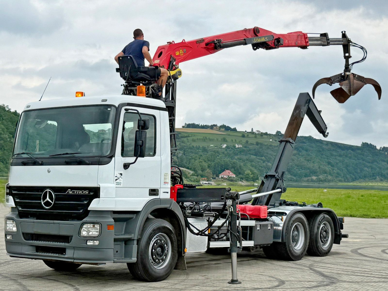 Mercedes-Benz ACTROS 2541 * ABROLLKIPPER * EPSILON E140Z81*TOP - Камион со кука за подигање, Камион со кран: слика 2 Mercedes-Benz ACTROS 2541 * ABROLLKIPPER * EPSILON E140Z81*TOP - Камион со кука за подигање, Камион со кран: слика 2