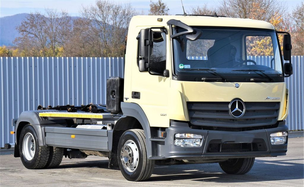 Mercedes-Benz ATEGO 1221 * ABROLLKIPPER * TOPZUSTAND - Камион со кука за подигање, Камион со кран: слика 3 Mercedes-Benz ATEGO 1221 * ABROLLKIPPER * TOPZUSTAND - Камион со кука за подигање, Камион со кран: слика 3
