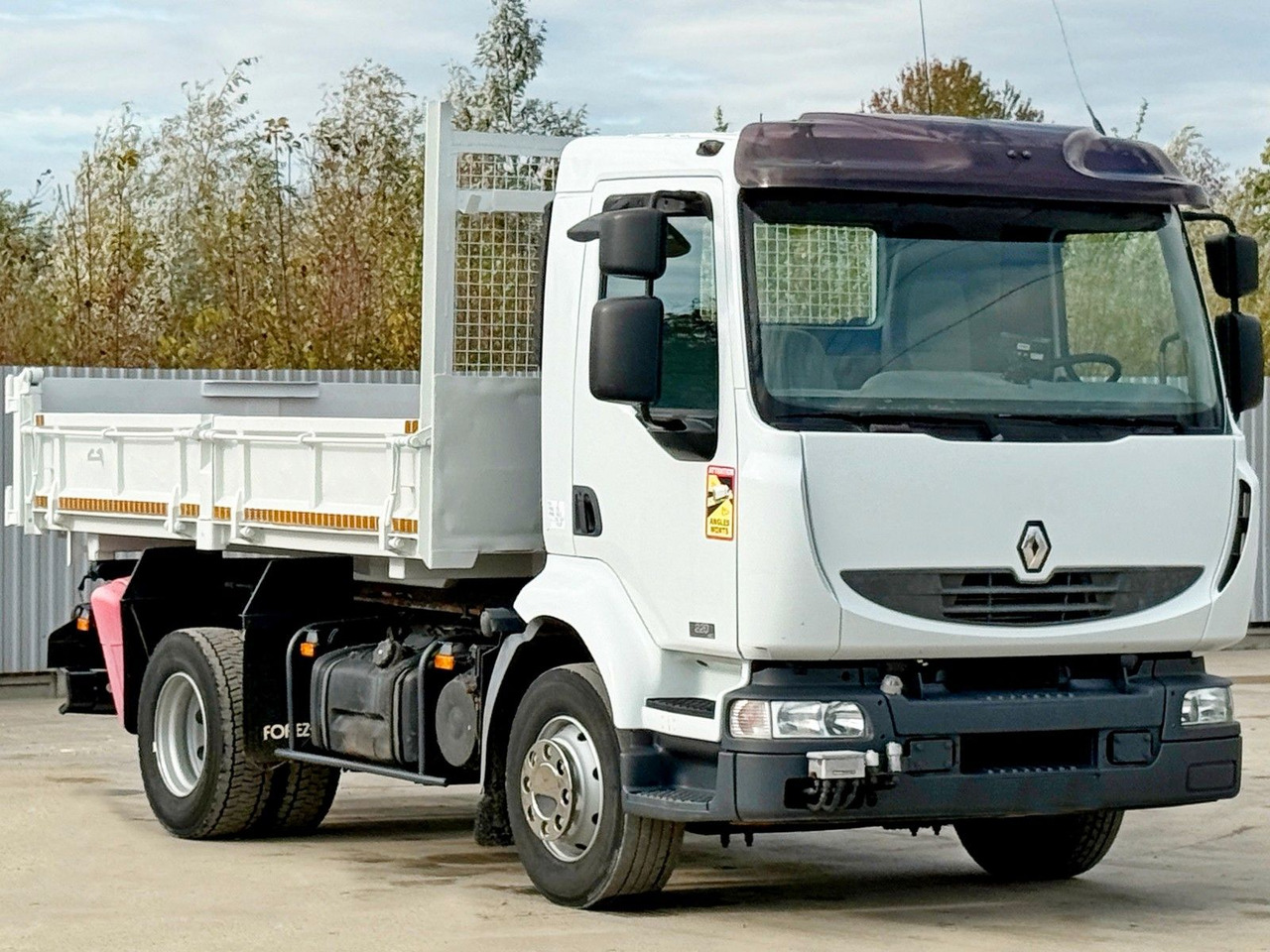 Renault MIDLUM 220 DCI *KIPPER 3,80m * BORDMATIC - Кипер, Камион со кран: слика 3 Renault MIDLUM 220 DCI *KIPPER 3,80m * BORDMATIC - Кипер, Камион со кран: слика 3