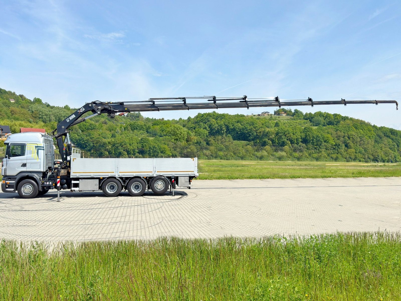 Scania R480 PRITSCHE 6,85m *HIAB 377 E-8 HIPRO/FUNK*8x4 - Камион со кран: слика 5 Scania R480 PRITSCHE 6,85m *HIAB 377 E-8 HIPRO/FUNK*8x4 - Камион со кран: слика 5