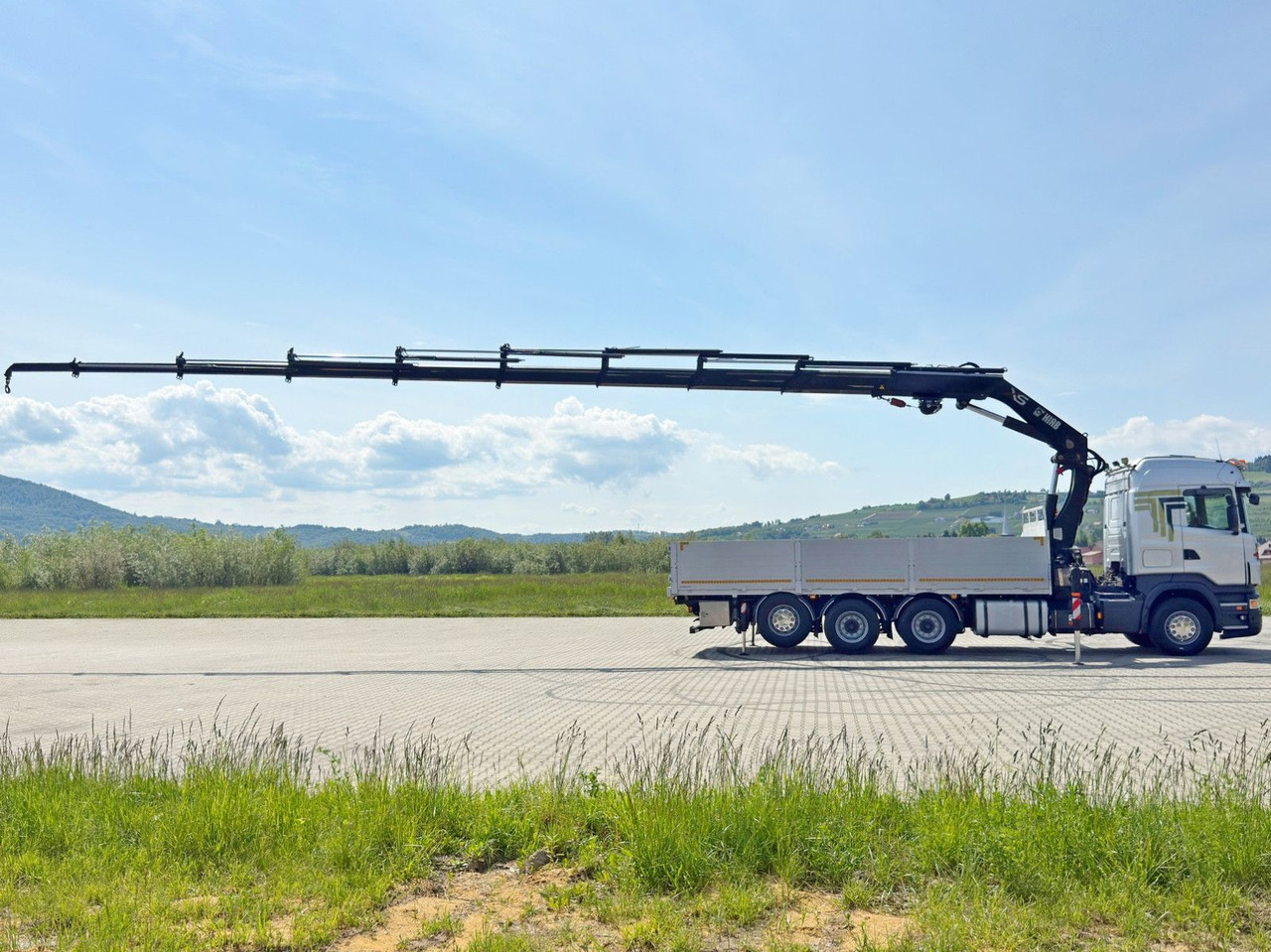 Scania R480 PRITSCHE 6,85m *HIAB 377 E-8 HIPRO/FUNK*8x4 - Камион со кран: слика 5 Scania R480 PRITSCHE 6,85m *HIAB 377 E-8 HIPRO/FUNK*8x4 - Камион со кран: слика 5