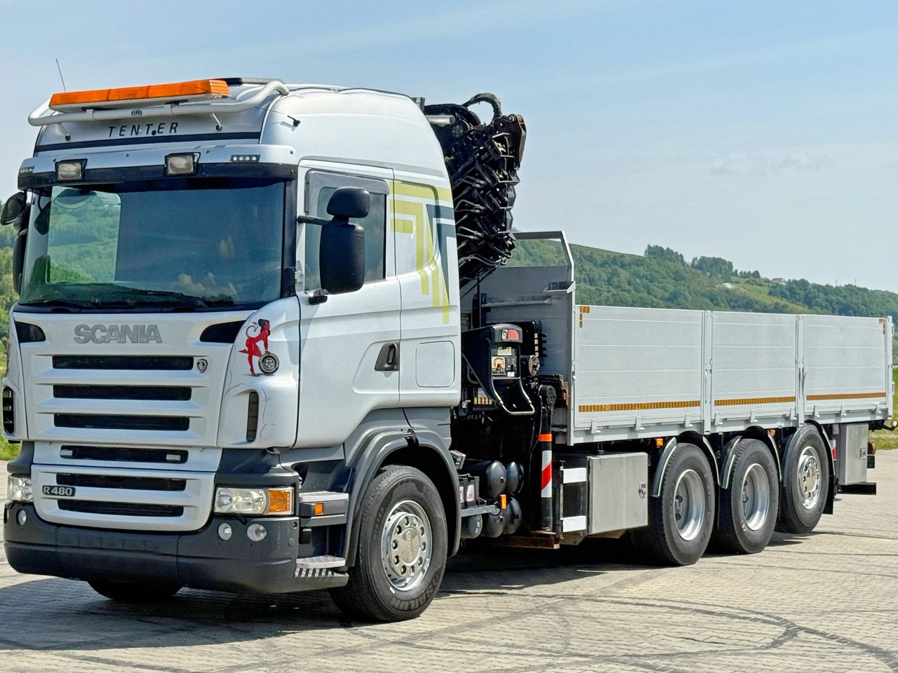 Scania R480 PRITSCHE 6,85m *HIAB 377 E-8 HIPRO/FUNK*8x4 - Камион со кран: слика 3 Scania R480 PRITSCHE 6,85m *HIAB 377 E-8 HIPRO/FUNK*8x4 - Камион со кран: слика 3