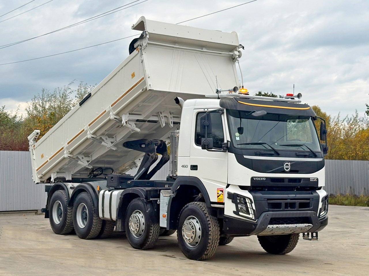 Volvo FMX 460 Kipper * BORDMATIC * 8x4 * TOPZUSTAND - Кипер: слика 3 Volvo FMX 460 Kipper * BORDMATIC * 8x4 * TOPZUSTAND - Кипер: слика 3