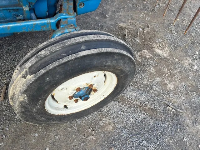 FORD 3600 C/W FRONT LOADER - Трактор: слика 4 FORD 3600 C/W FRONT LOADER - Трактор: слика 4