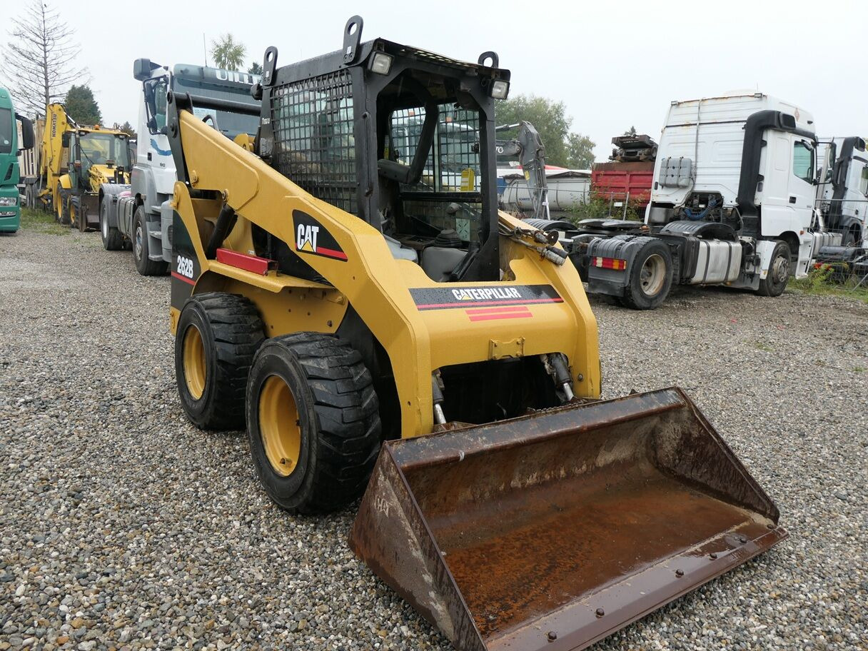 Caterpillar 262 B - Компактен натоварувач: слика 1 Caterpillar 262 B - Компактен натоварувач: слика 1