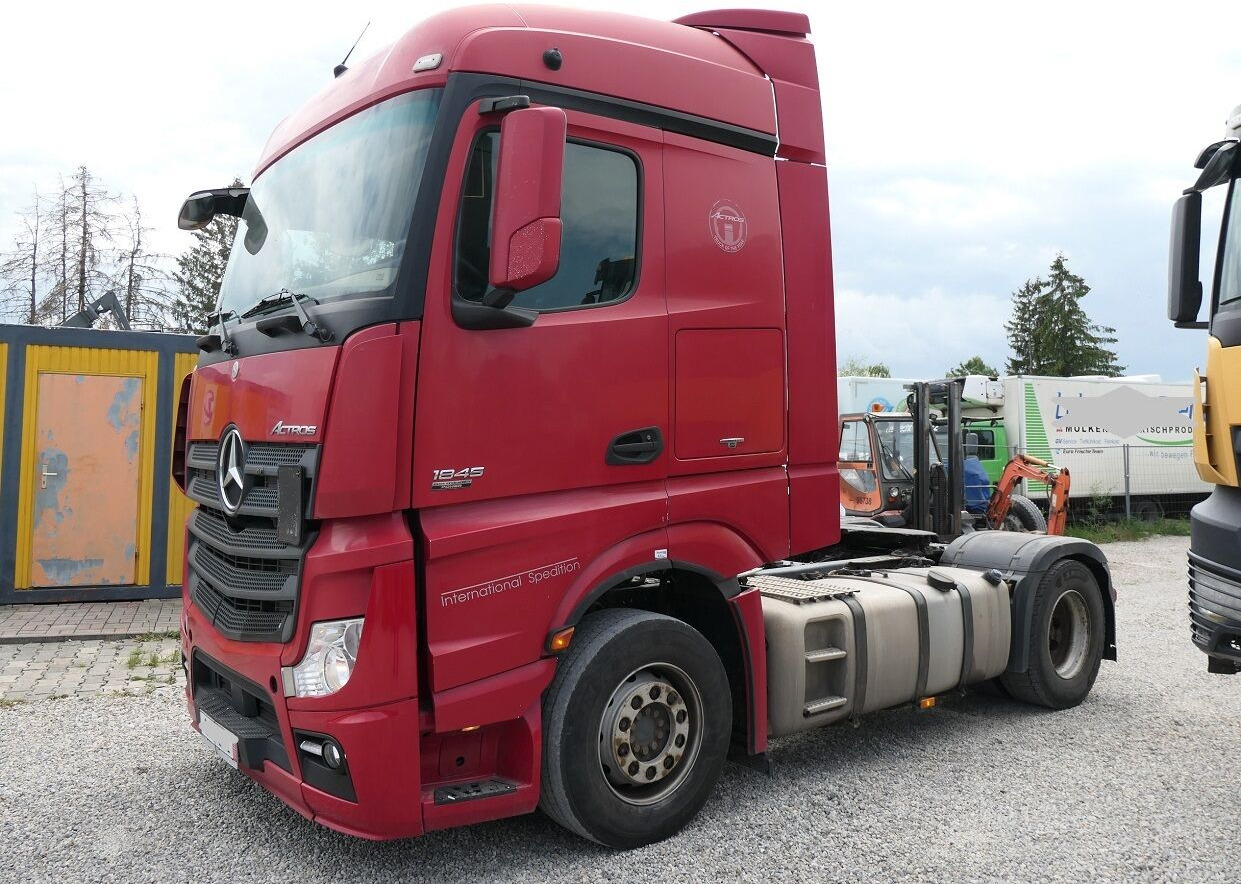 Лизинг на Mercedes-Benz Actros 1845  Mercedes-Benz Actros 1845: слика 8
